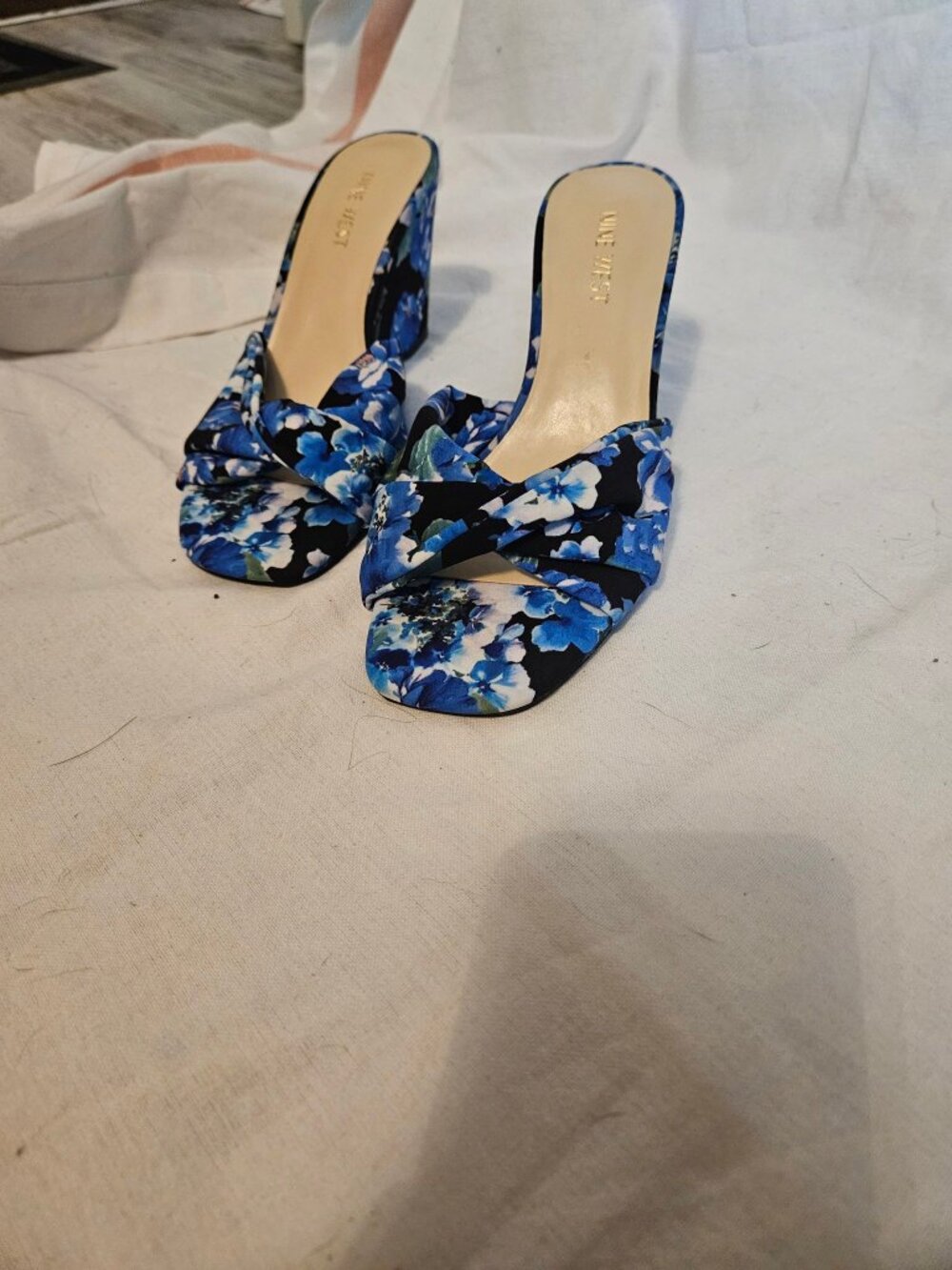 Size 8.5 Nine West Nudia Blue Floral Wedge Mules New